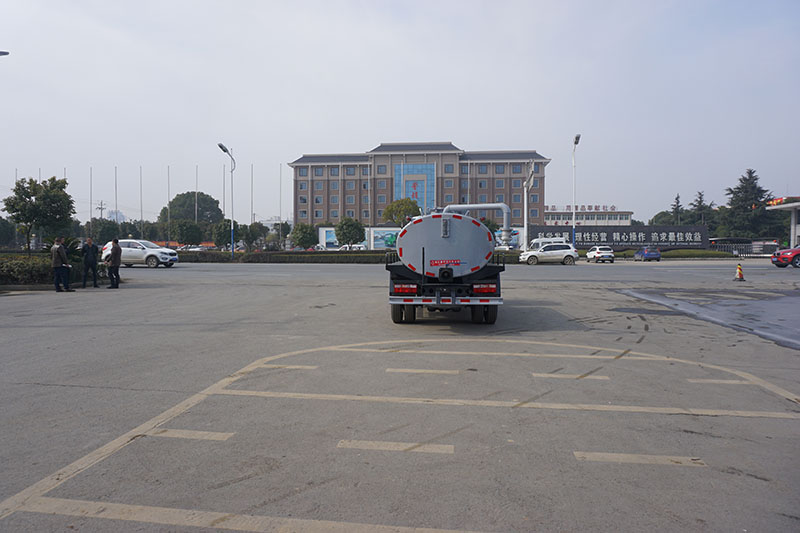 中潔牌XZL5070GXE6東風(fēng)多利卡吸糞車(chē)