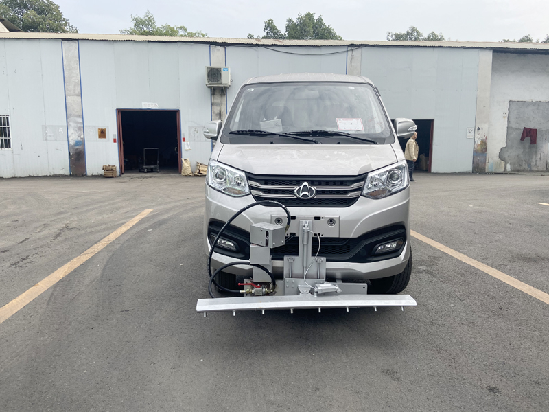 中潔牌XZL5032TYH6型路面養(yǎng)護(hù)車(chē)