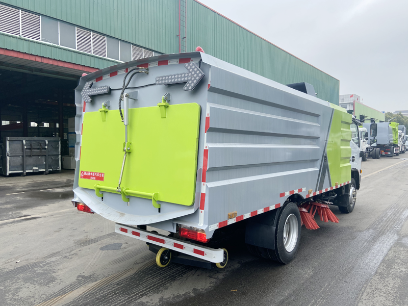 國(guó)六東風(fēng)多利卡掃路車(chē)