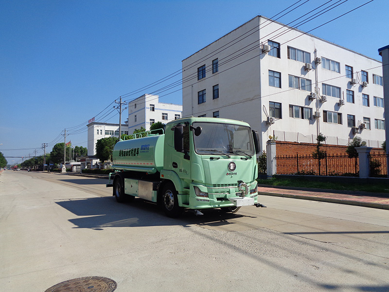 XZL5181GPSBEV型純電動(dòng)綠化噴灑車(chē)