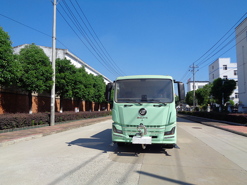 XZL5181GPSBEV型純電動(dòng)綠化噴灑車(chē)