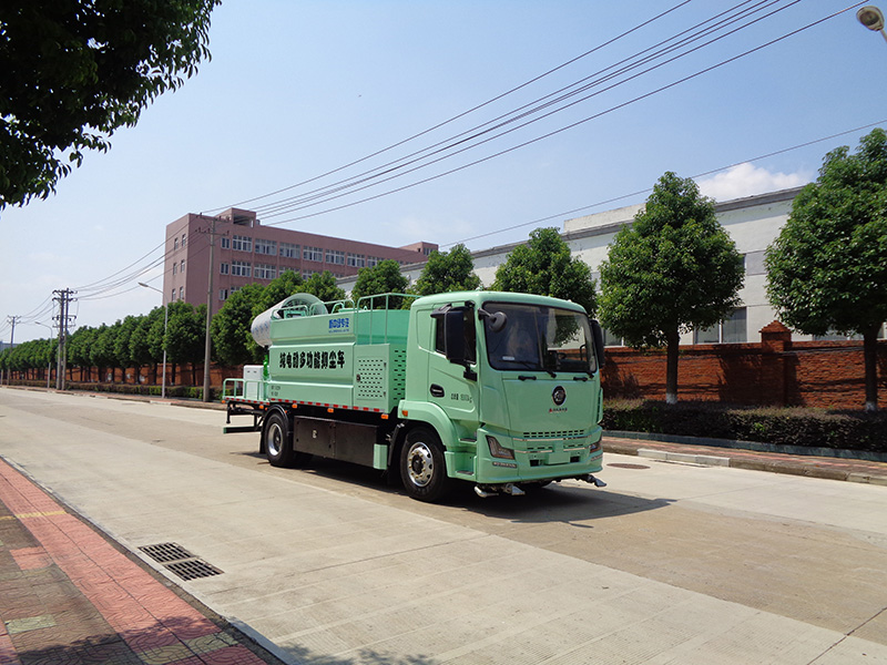 XZL5183TDYBEV型純電動多功能抑塵車