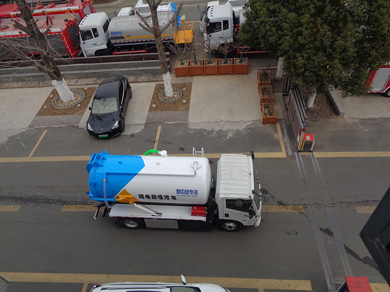 XZL5125GXWBEV型純電動吸污車